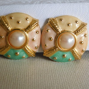 Gold Pink Green Beige Enamel White Faux Pearl Clip On Round Earrings