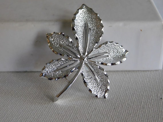 Silver Sarah Coventry Maple Leaf Brooch Pin - image 1