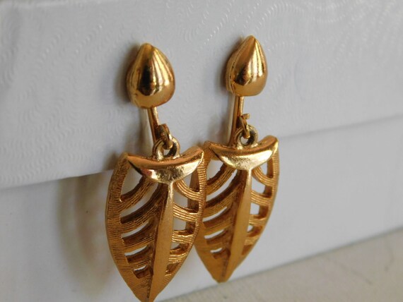 Gold Dangle Drop  Openwork V Shaped Geometric Ear… - image 4
