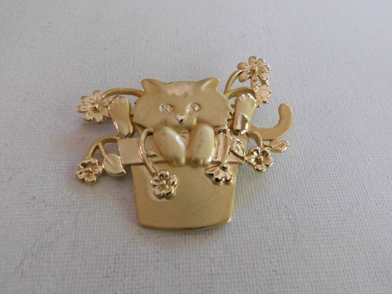 Shiny Gold Matte Cat In Basket AJC Brooch Signed - image 2