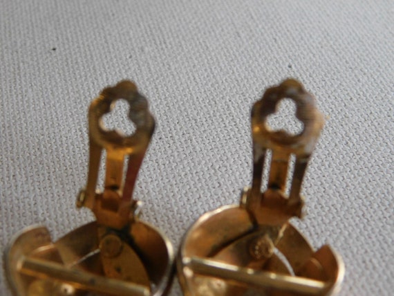 Gold Texture Round Double Loop Grosse Clip On Ear… - image 8