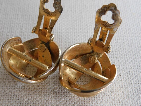 Gold Texture Round Double Loop Grosse Clip On Ear… - image 7
