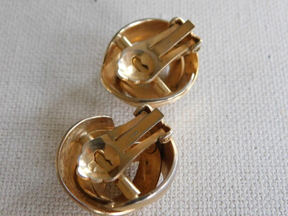 Gold Texture Round Double Loop Grosse Clip On Ear… - image 6