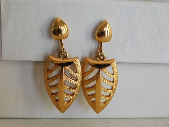 Gold Dangle Drop  Openwork V Shaped Geometric Ear… - image 1