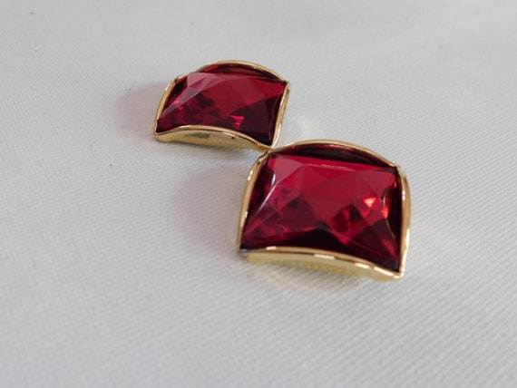 Large Gold Diamond Shape Red Rhinestone Shoe Clips - image 3