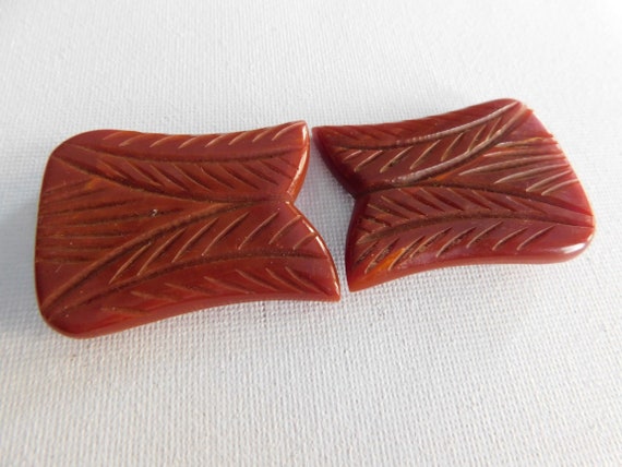 Red  Brown Carved Bakelite Belt Buckle - image 4