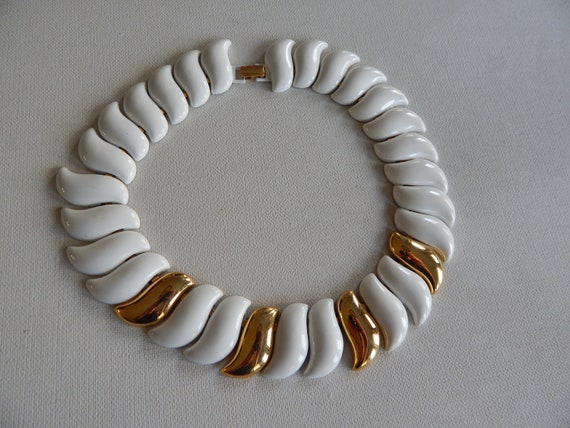 Vintage Napier White and Gold Thick Chunky Neckla… - image 7
