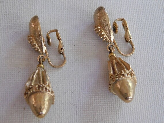 Brushed Gold Dangle Drop Clip On Earrings - image 4