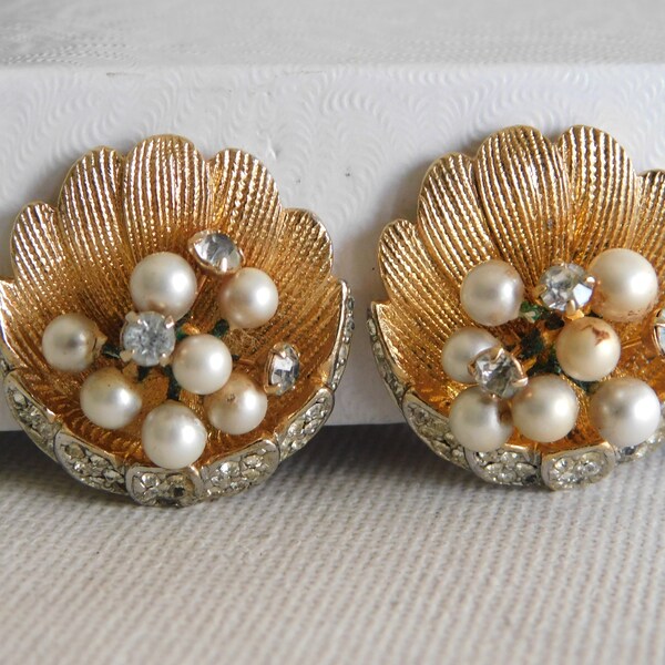 Round Gold Faux Pearl Clear Rhinestone 3D Figural Earrings Clip On