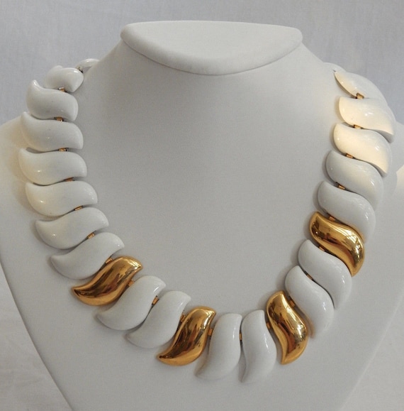 Vintage Napier White and Gold Thick Chunky Necklac