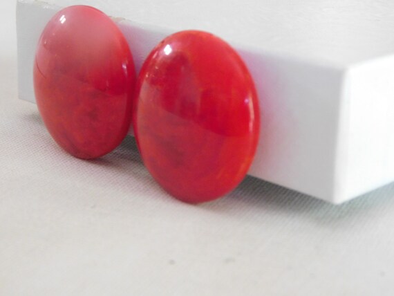 Extra Large Red Plastic Circle Round Screw Back E… - image 4