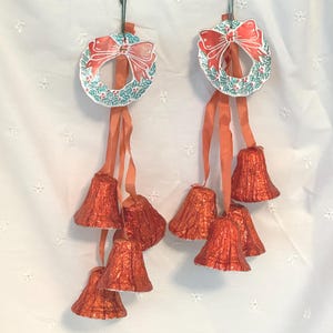 Vintage MIJ Christmas Paper Mache 4 Bells, 1 Wreath, Wall Hanging, Mercury Beads, Door Hanging, Christmas Ornaments, Foil Wreath Bells