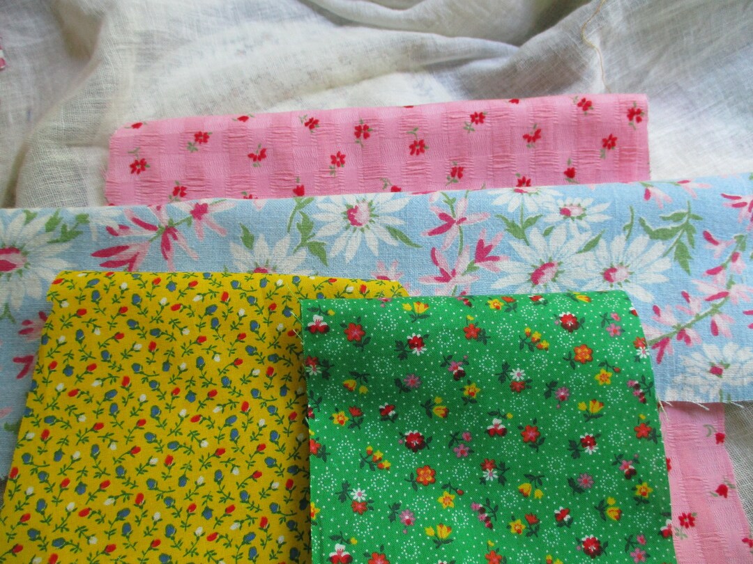 Vintage Fabric Pieces, Variety 20 Fabric Designs, Flour Sack Fabric