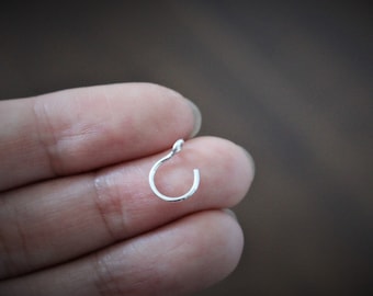 Minimalist nose ring, dainty silver nose hoop, fake nose piercing, no piercing nose hoop, unisex body jewelry, faux body piercing, septum