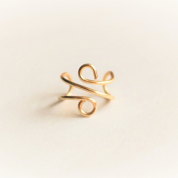 Minimalist ear cuff, gold conch cuff, no piercing cartilage earring, simple and dainty ear cuff, fake ear piercing, minimalist body jewelry