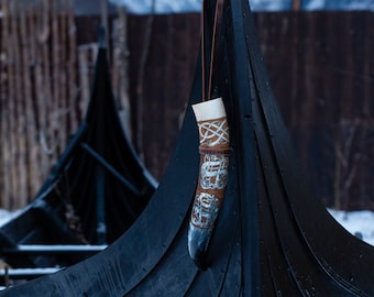 Adjustable Blowing/Drinking Horn Holder