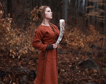 Koperoranje linnen Vikingtijdjurk, middeleeuws Noors linnen kledingstuk, historische kleding