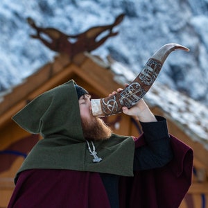 Urnes Dragon Drinking Horn W/ Adjustable Leather Shoulder Strap