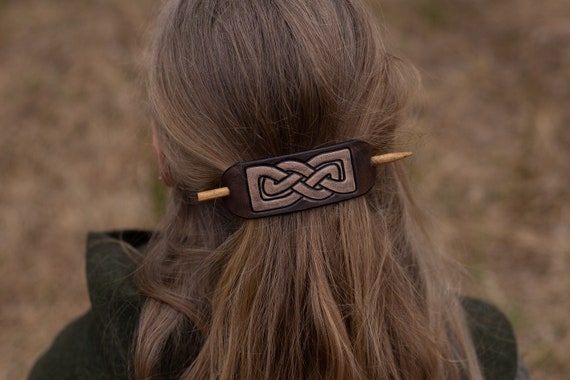 結び目模様の革製ヘアバレッタ - Etsy 日本