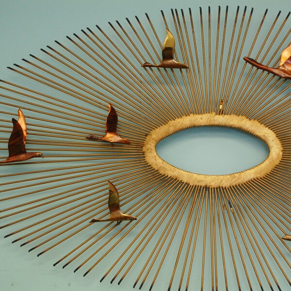 MCM Jere Era Sunburst escultura arte - vuelan aves aves - Metal latón cobre - sol sol - colgante - mediados siglo moderno