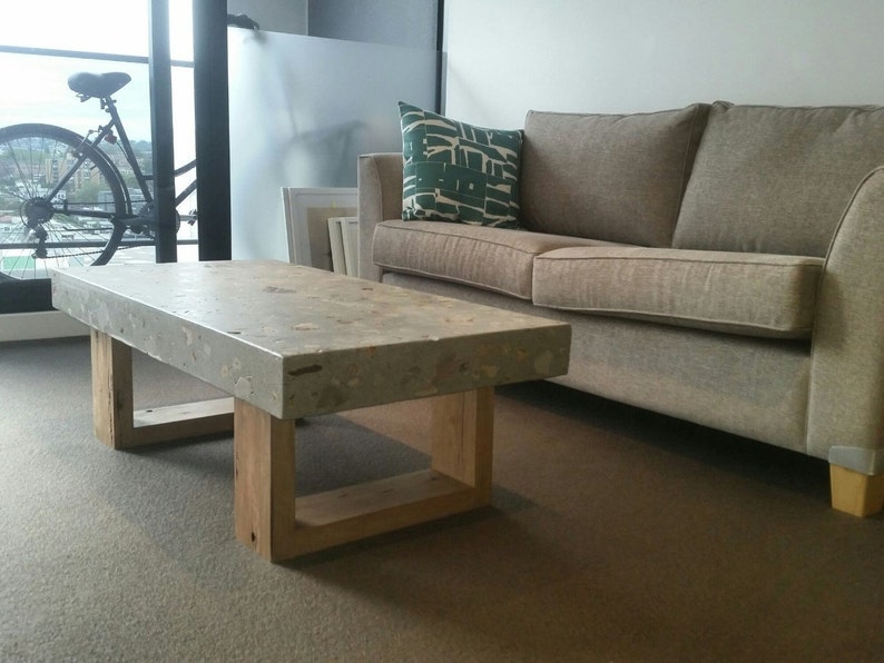 Polished concrete grey coffee table 1.2 x 600mm, Vic Ash hardwood loop end base. afbeelding 3