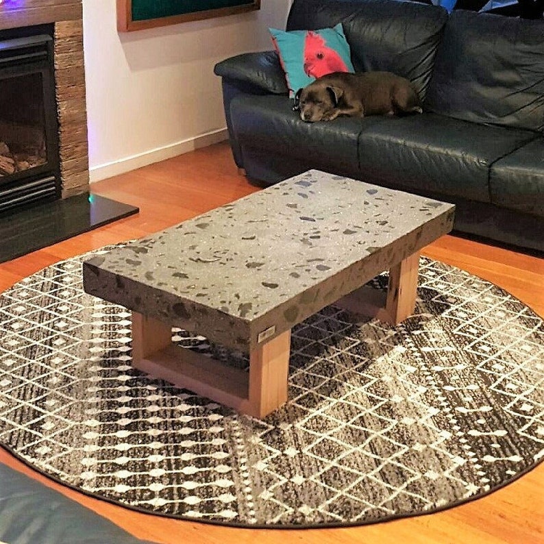 Polished concrete grey coffee table 1.2 x 600mm, Vic Ash hardwood loop end base. afbeelding 9