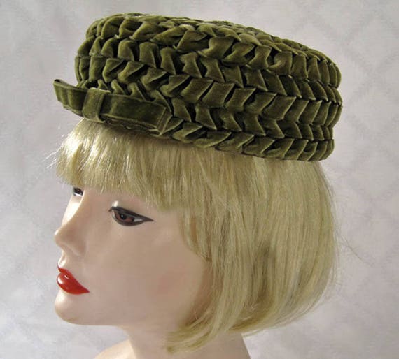 1950s Hat / 50s Betmar Pillbox Hat / Olive Green V