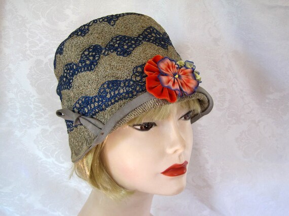 1920s Cloche Hat / 20s Cloche Hat / Embroidered St