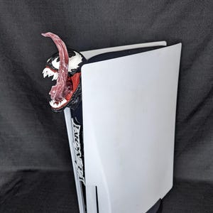 Spiderman Venom Playstation 5 Venom Head And Text Accessories bild 2