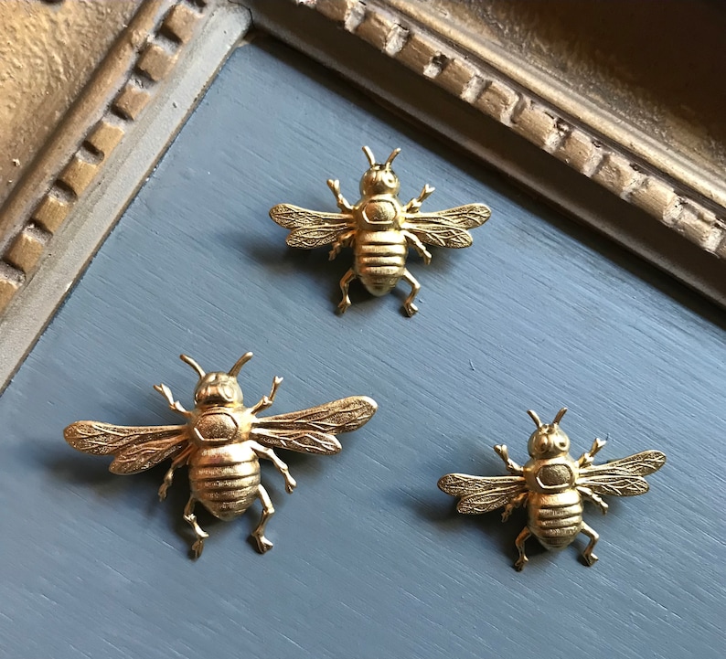 Napoleonic Bee Brooch 3 Sizes: Brass image 4