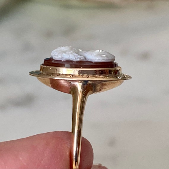 Victorian 14K Gold and Sardonyx Cameo Ring - image 4