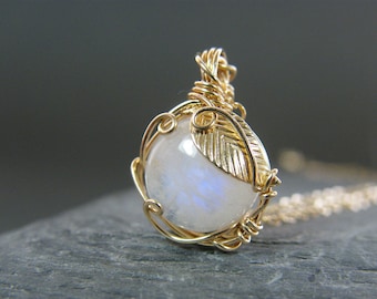 Moonstone necklace ~ Moonstone pendant ~ Moonstone jewelry ~ Blue moonstone ~ Rainbow moonstone ~ Gold leaf necklace ~ Moonstone ~ Gold ~