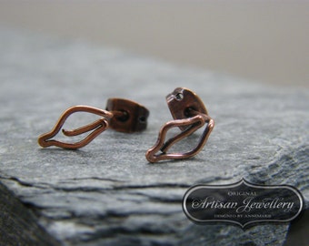 Leaf earrings ~ Antique copper handmade leaf stud earrings ~ Simple studs ~ Gift for best friend ~ Boho studs ~ Tiny delicate stud earrings