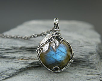 Silver Labradorite Necklace ~ Blue Labradorite Pendant ~ Labradorite Jewelry ~ Labradorite Sterling Silver Necklace ~ Leaf necklace ~ Leaves