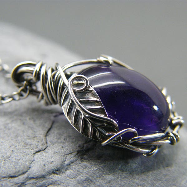 Amethyst necklace ~ Amethyst pendant ~ Sterling silver ~ Birthstone necklace ~ Nature inspired ~ Amethyst jewellery ~ Amethyst ~ Leaves