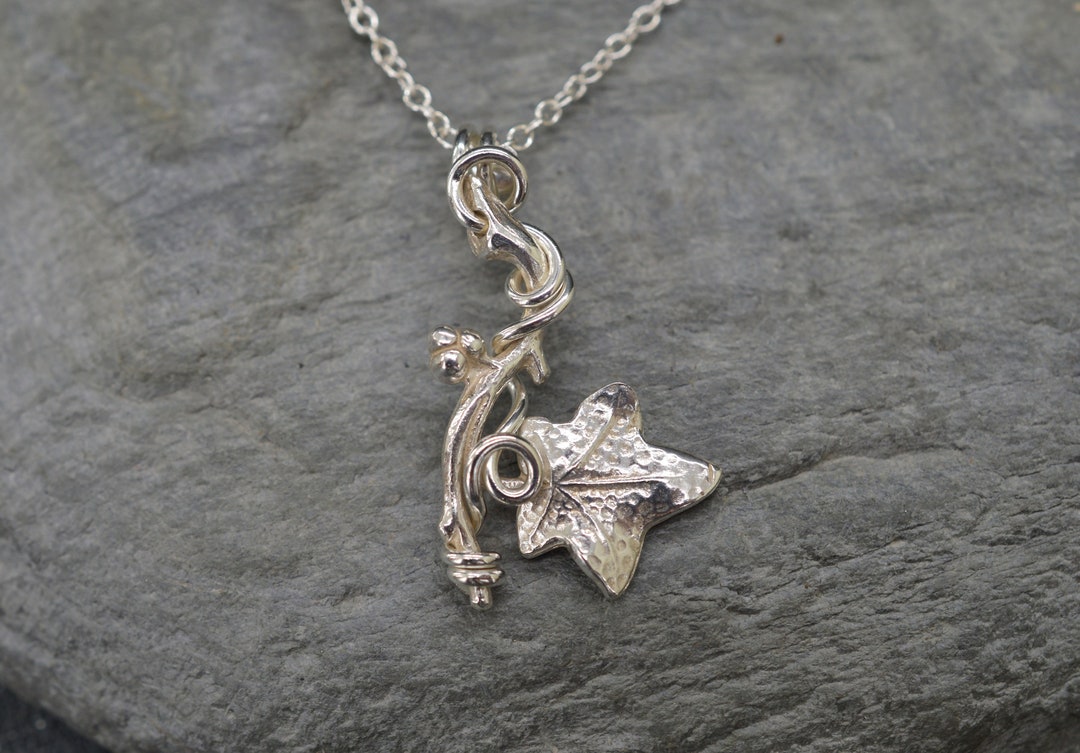 Sterling Silver Ivy Leaf Necklace, Handmade Silver Leaf Necklace, Ivy Jewellery Gift for Wife