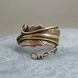 Feather ring ~ Thumb ring ~ Adjustable feather ring ~ Feather jewellery ~ Gift for her ~ Adjustable ring ~ Adjustable thumb ring ~ Feathers