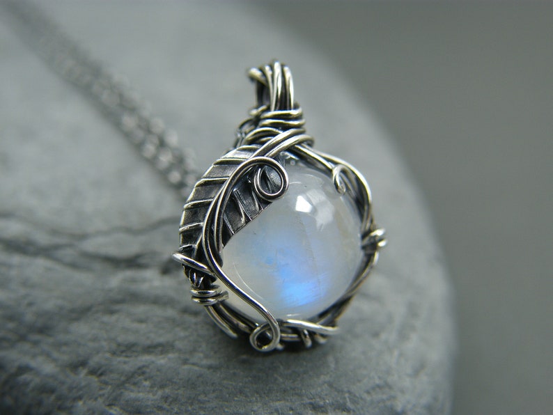 Moonstone necklace ~ Sterling silver moonstone pendant ~ Blue moonstone jewelry ~ Silver leaf necklace ~ Leaf necklace ~ Moonstone ~ Blue 