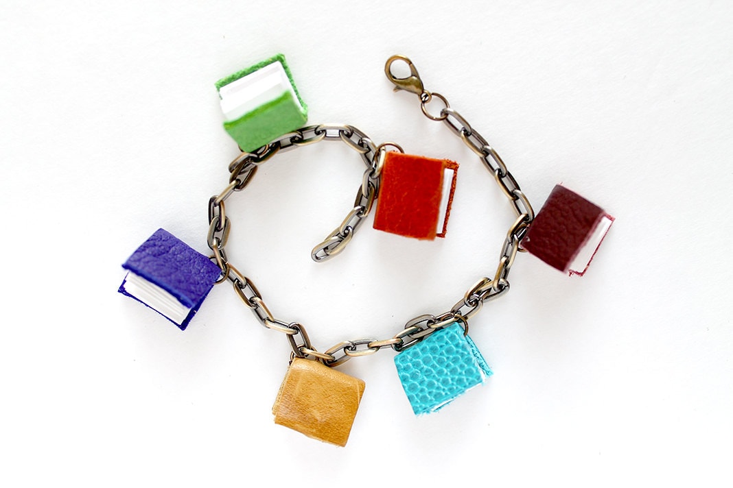 Delicate Book Chain Colorful