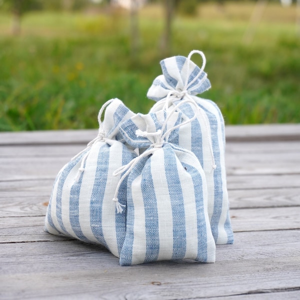 Set 10 blue white striped linen gift bags. Christening quest gift pouch. Nautical wedding bags. Linen baptism favor bags. Goodies bags bulk