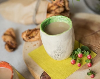 Ensemble de 4 sous-verres en lin jaune chartreuse, sous-verres en tissu respectueux de l'environnement, sous-verres en tissu pour mariage, sous-verres carrés, sous-verres à cocktail en tissu