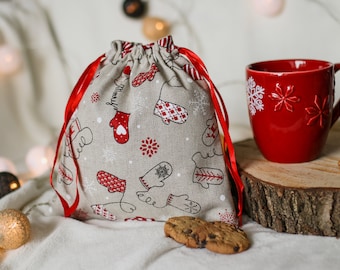 Christmas favor bags, Merry Christmas gift bags, linen drawstring Xmas treats bags, Xmas fabric gift wrap bags, Xmas pouch, Christmas sack