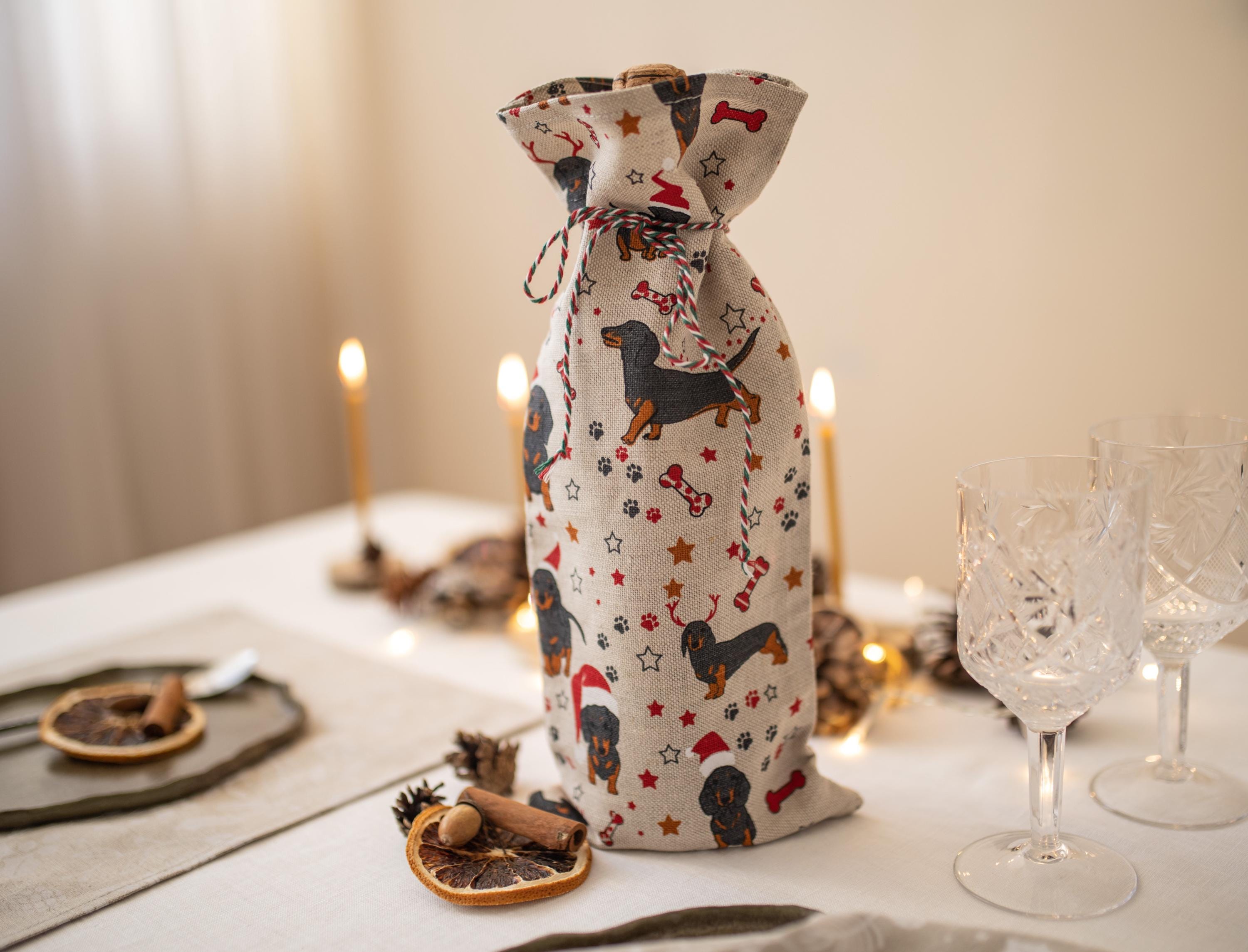 Wine Bottle Gift Bags. Christmas wine bottle bag with Santa Dachshund dog. Festive Wine bottle cover. Holiday wine bag. Xmas decoration