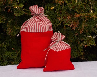 Set 10 Christmas gift bags. Set Christmas gift pouch. Set linen fabric treat bags. Red Christmas present bags. Green Christmas party favors.