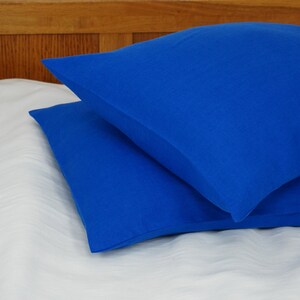 Set of 2 linen pillow cases. Linen pillow case in royal blue. Stone washed, soft linen pillow sham. Envelope closure pillow cover image 2