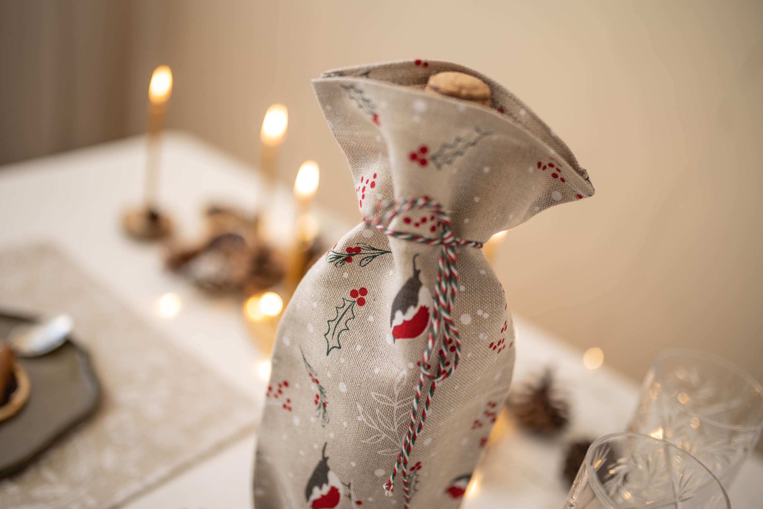 Wine Bottle Gift Bags. Christmas wine bottle bag with Santa Dachshund dog. Festive Wine bottle cover. Holiday wine bag. Xmas decoration