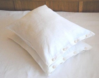 Set 2 linen pillow covers. Standard, large linen pillow shams with buttons. Buttoned linen pillow case. Natural linen bed pillows.