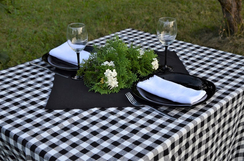 RPlinen Linen Tablecloth - Thumbnail 3