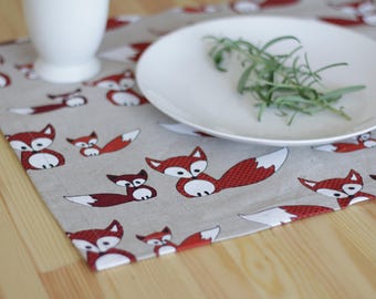 Fox cloth napkins, Woodland linen napkins, fox print tablecloth, animal print napkins, forest critter table napkins, hunting party napkins