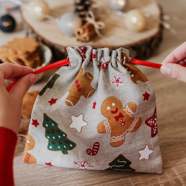 Christmas ginger boy cookies gift bags, drawstring Xmas treats bags, Christmas fabric gift wrap bag, Xmas favors linen pouch, Christmas sack